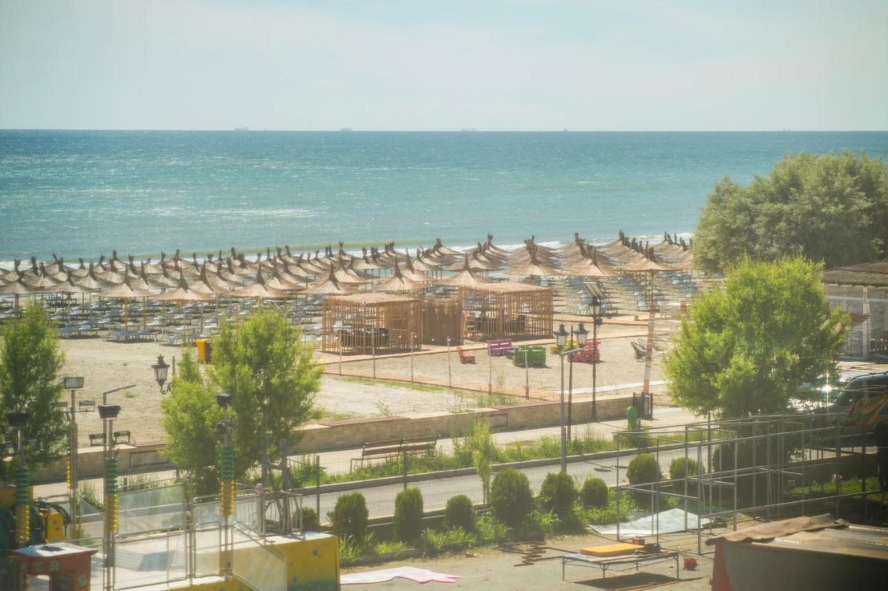 Golden Shell Apartment Mamaia Nord นาโวดาริ ภายนอก รูปภาพ