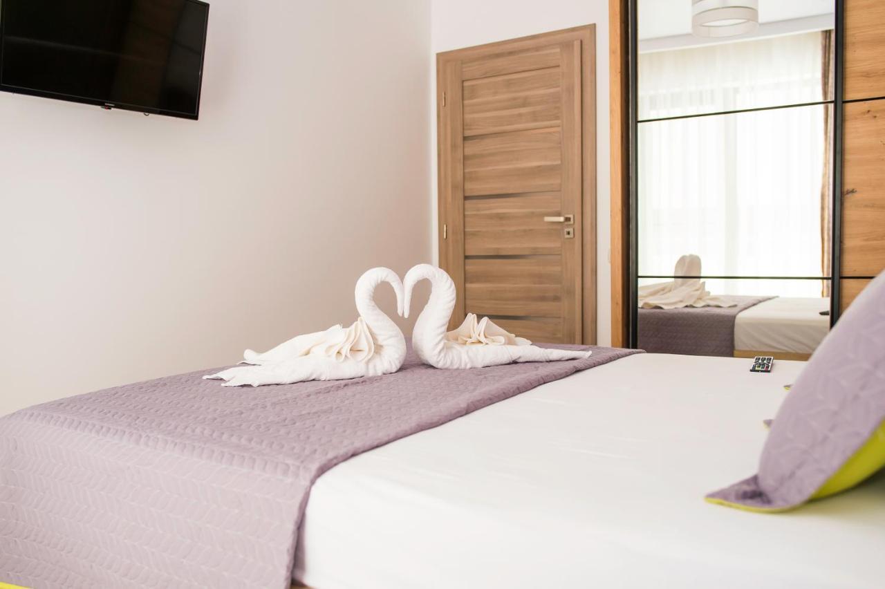 Golden Shell Apartment Mamaia Nord นาโวดาริ ภายนอก รูปภาพ