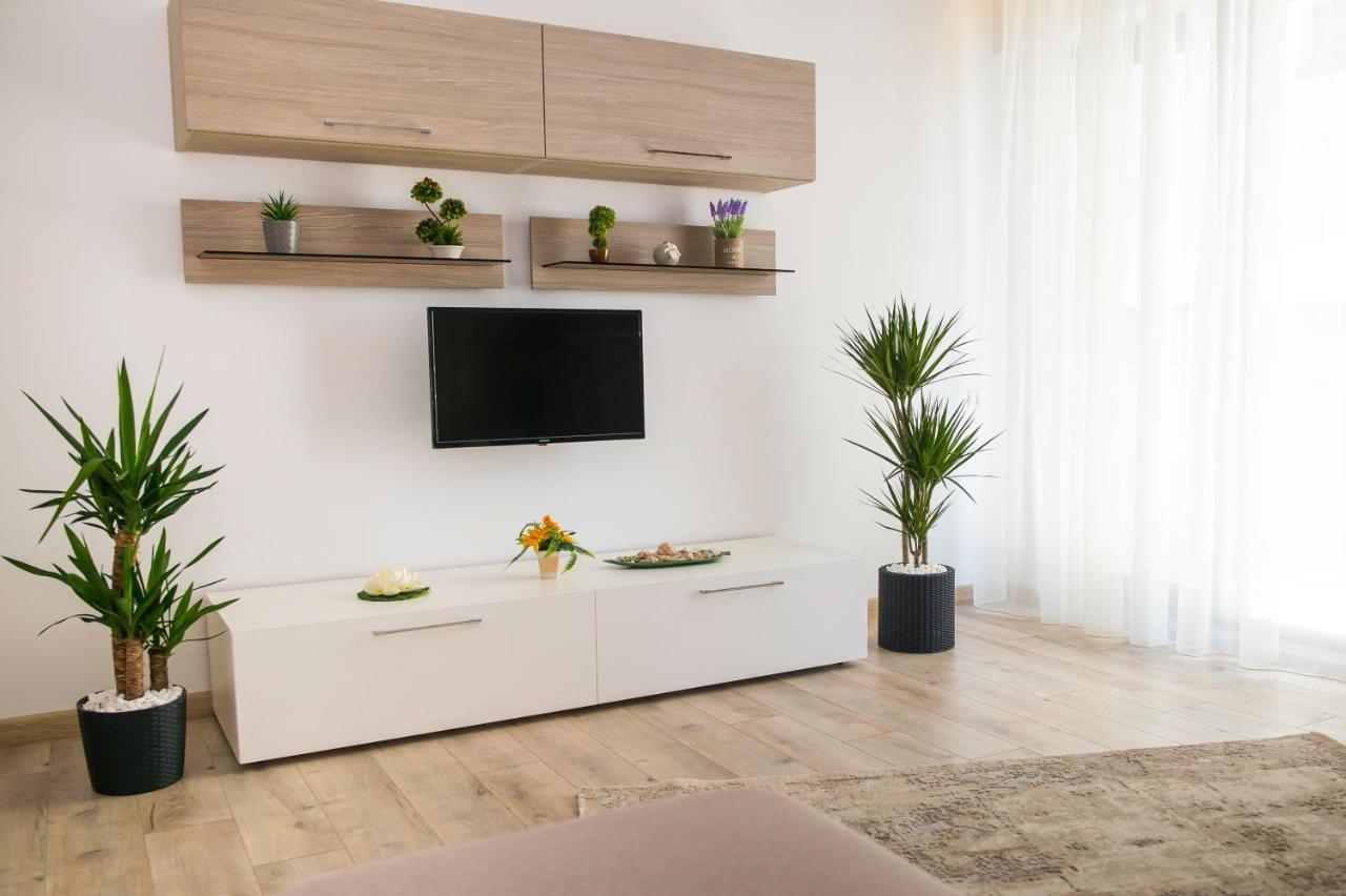 Golden Shell Apartment Mamaia Nord นาโวดาริ ภายนอก รูปภาพ