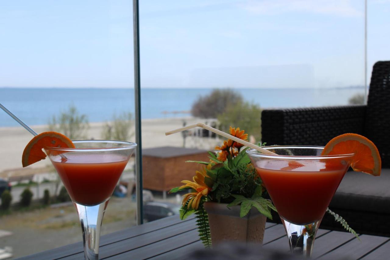 Golden Shell Apartment Mamaia Nord นาโวดาริ ภายนอก รูปภาพ
